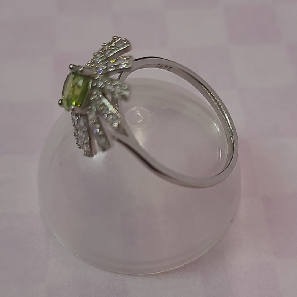 Silver Flower Ring with Green Gemstone - Fragrant Jewels Size 8 - Picture 2 of 4